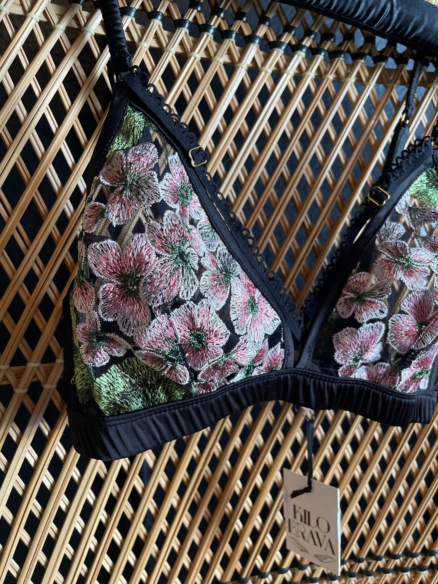 KILO BRAVA HYDRANGEA NIGHT - V-NECK BRALETTE