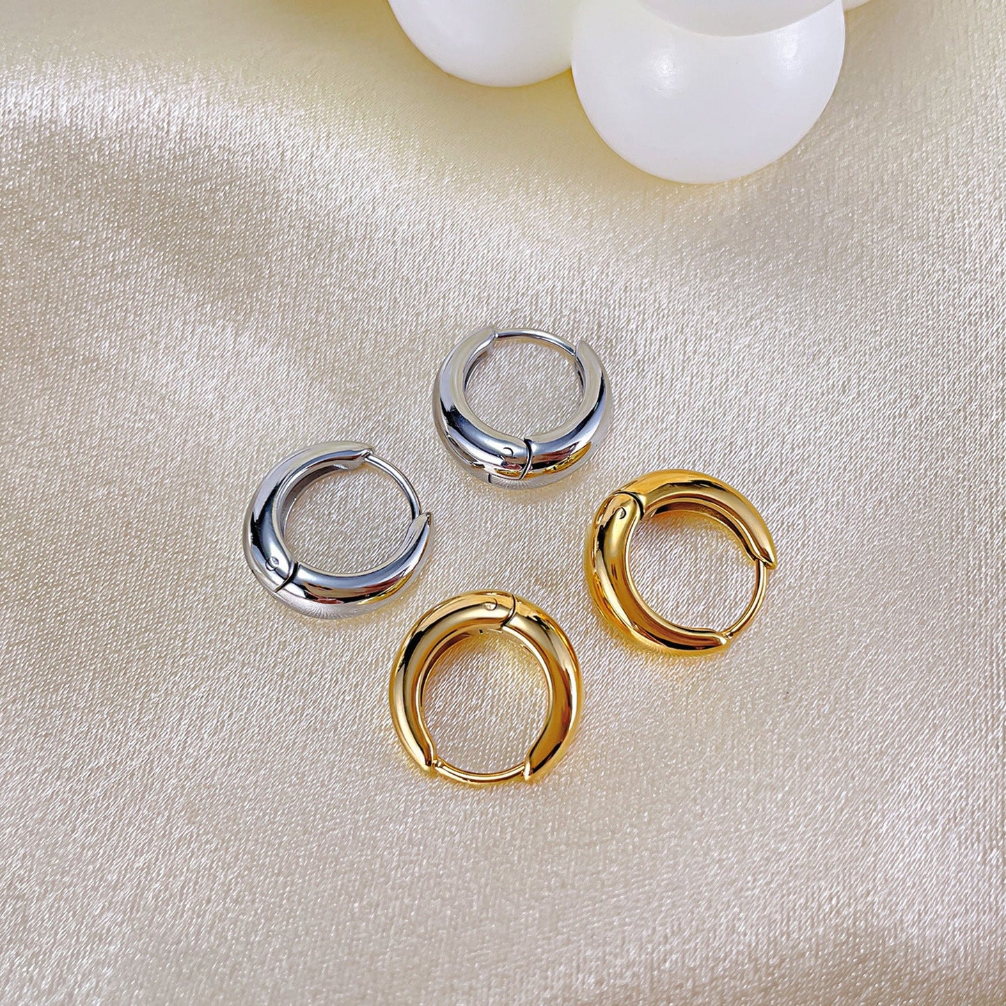 2PCS Simple Elegant Stainless Steel Hoop Earrings