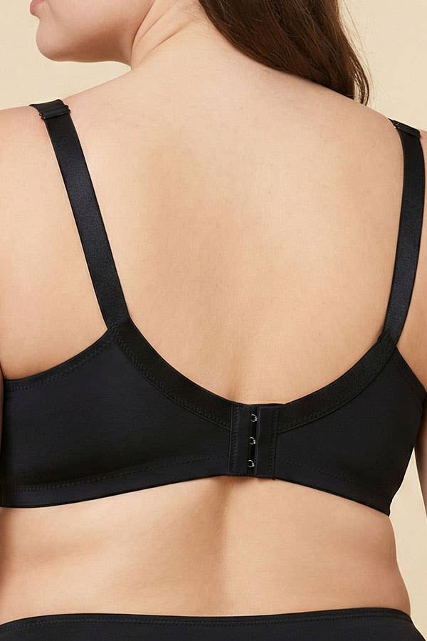 Youmita lace full coverage bra – plus size back closure detail