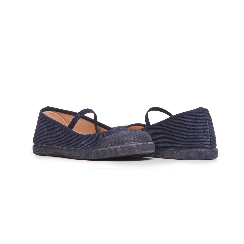 Emi Navy