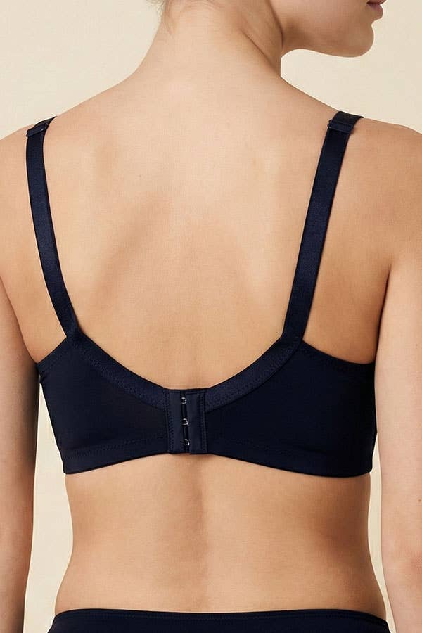 Youmita lace full coverage bra – back closure detail