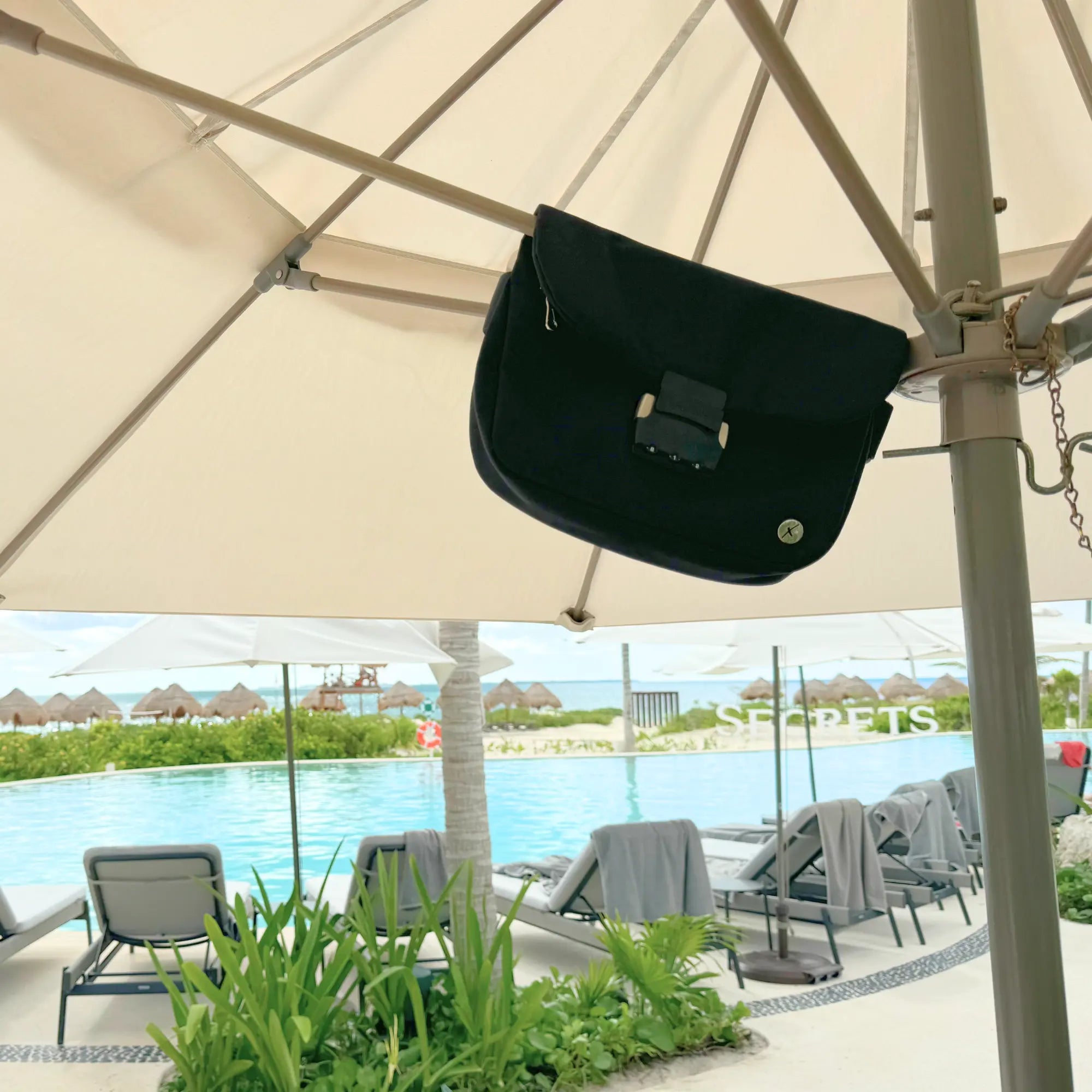 Lockable Crossbody Bag for Travel – Stylish, Secure, and Anti-Theft