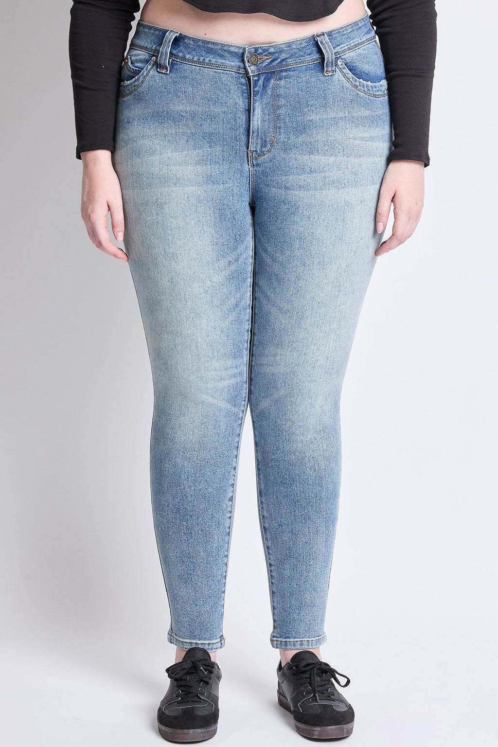 Women's Plus WannaBettaButt Mid Rise Embroidered Skinny Jean