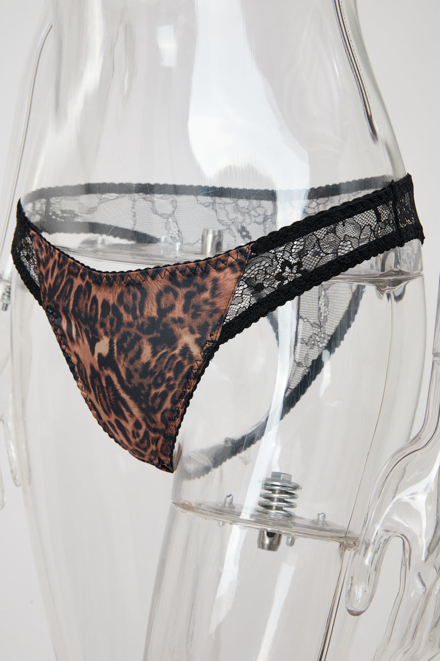 Sexy slight stretch leopard printing with underwire padded two-piece set