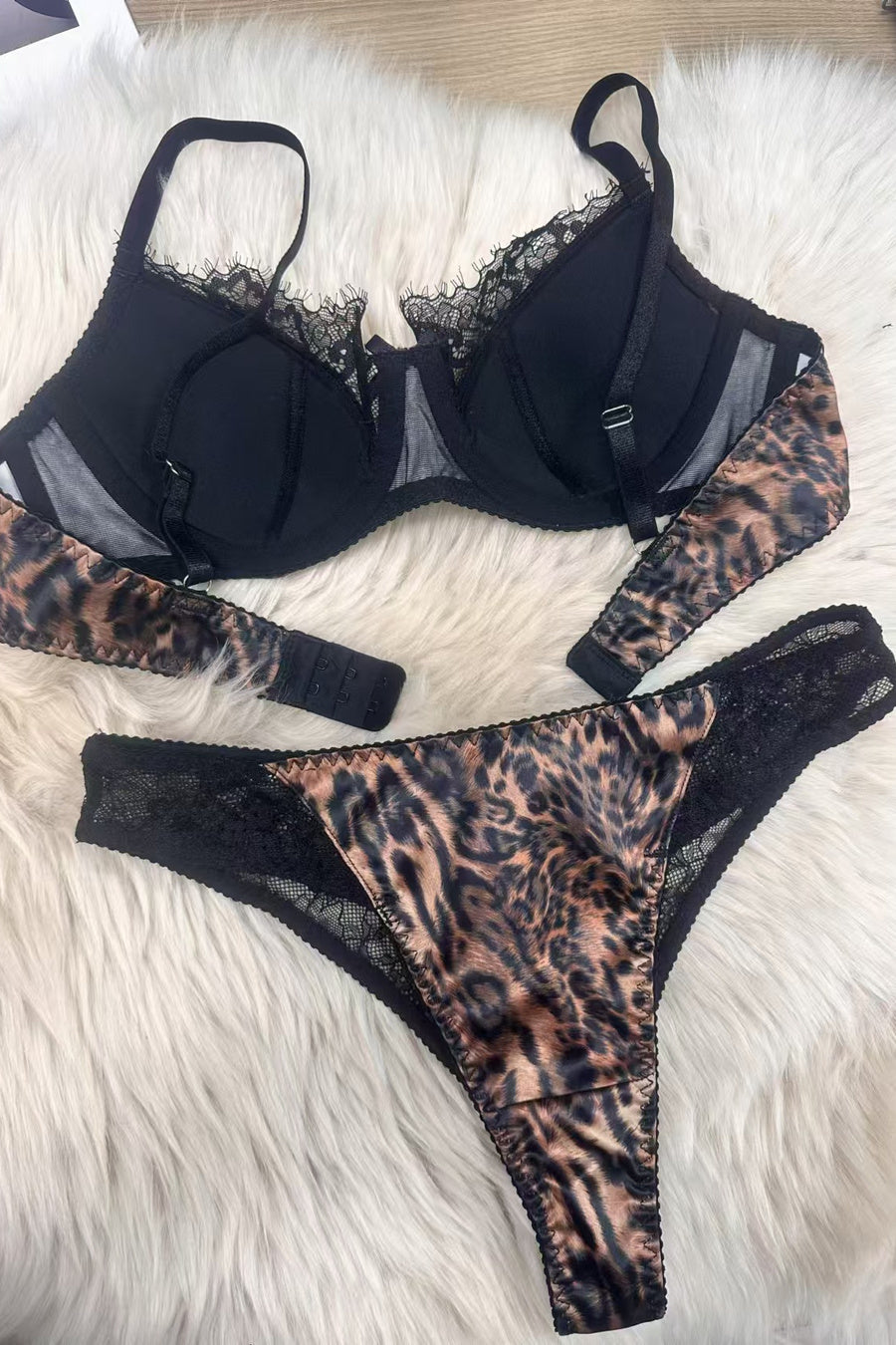 Sexy slight stretch leopard printing with underwire padded two-piece set
