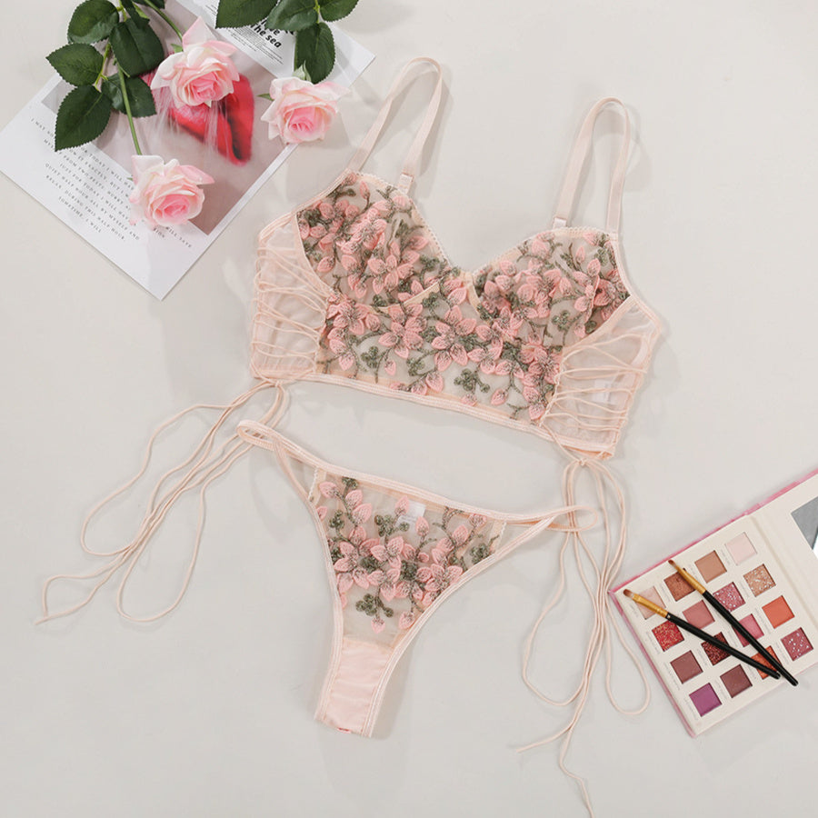 Slight stretch flower brunch embroidery with underwire two-piece set