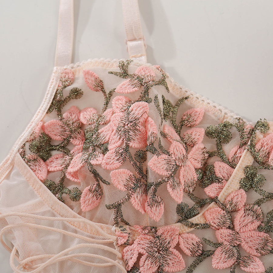 Slight stretch flower brunch embroidery with underwire two-piece set