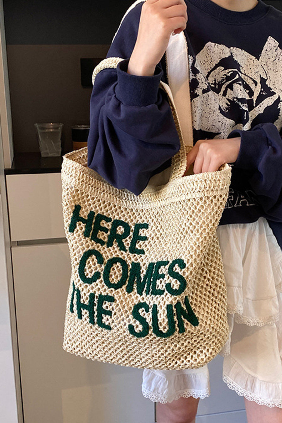 Stylish new letter embroidery weave straw beach shoulder bag