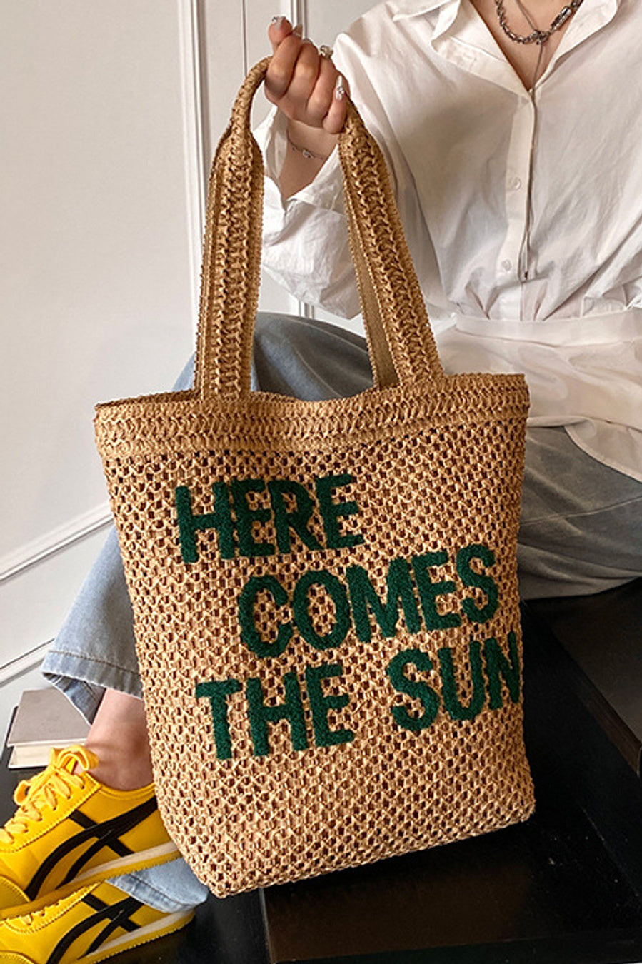 Stylish new letter embroidery weave straw beach shoulder bag