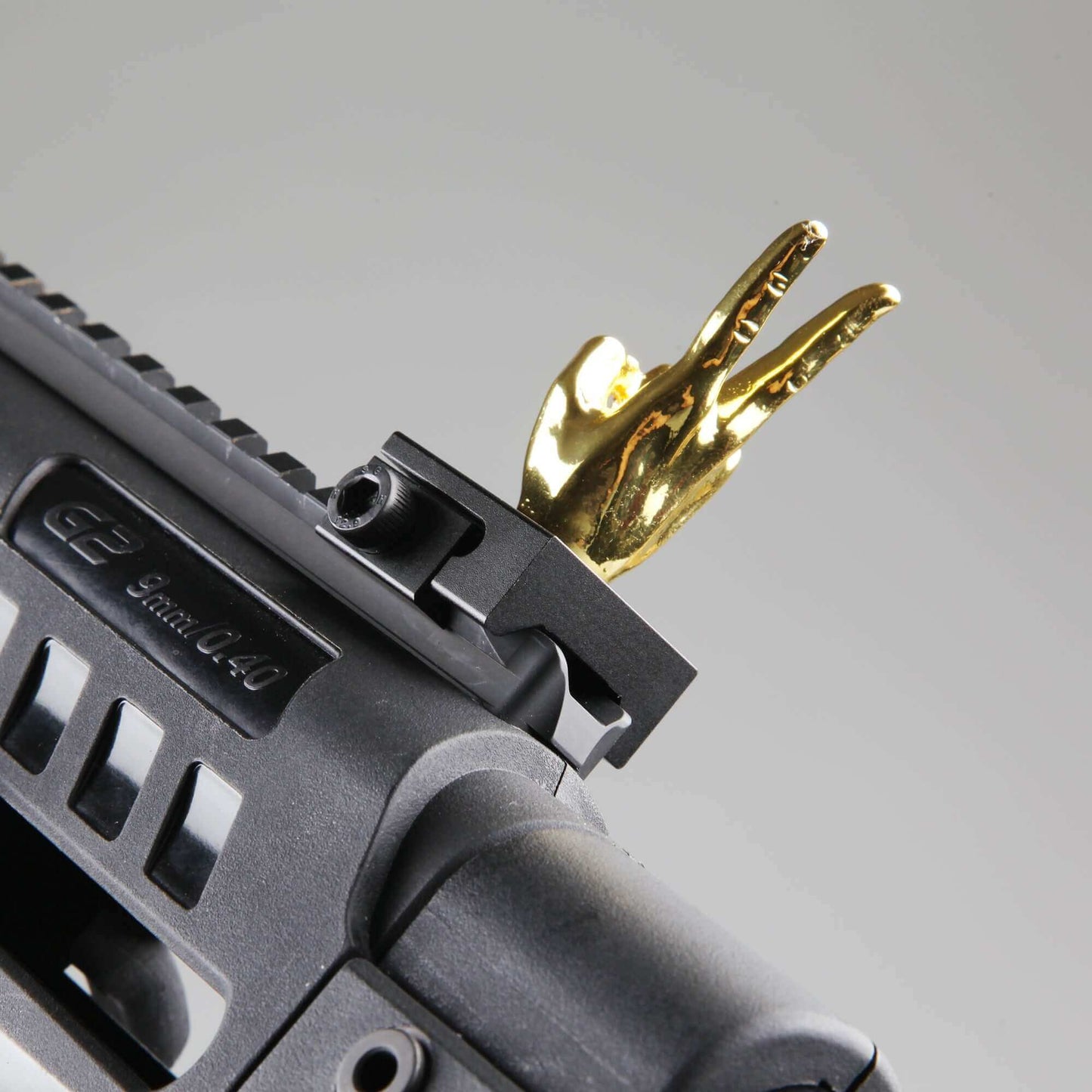 Golden Color Novelty Finger Iron Sight Set - Straight (V Hand & Thumbs Up)
