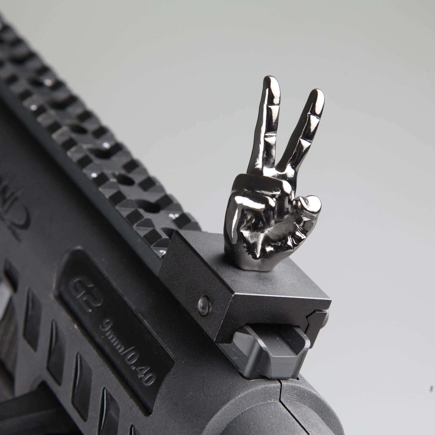 Gloss Tungsten Grey Color Novelty Finger Iron Sight Set - Straight (V Hand & Thumbs Up)