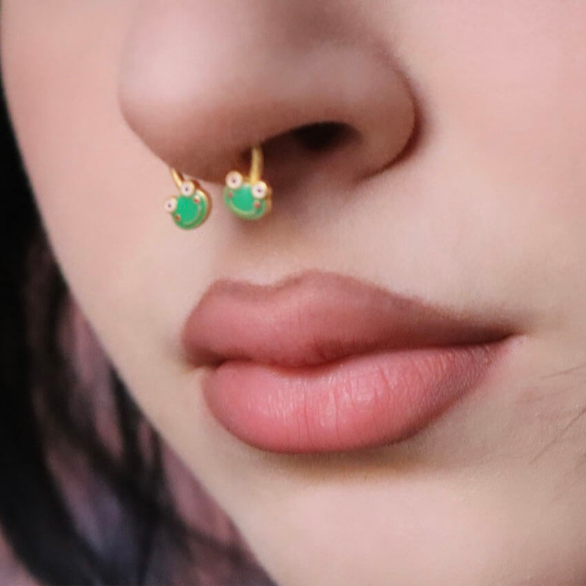 Smiling Green Frog Horseshoe Septum Ring