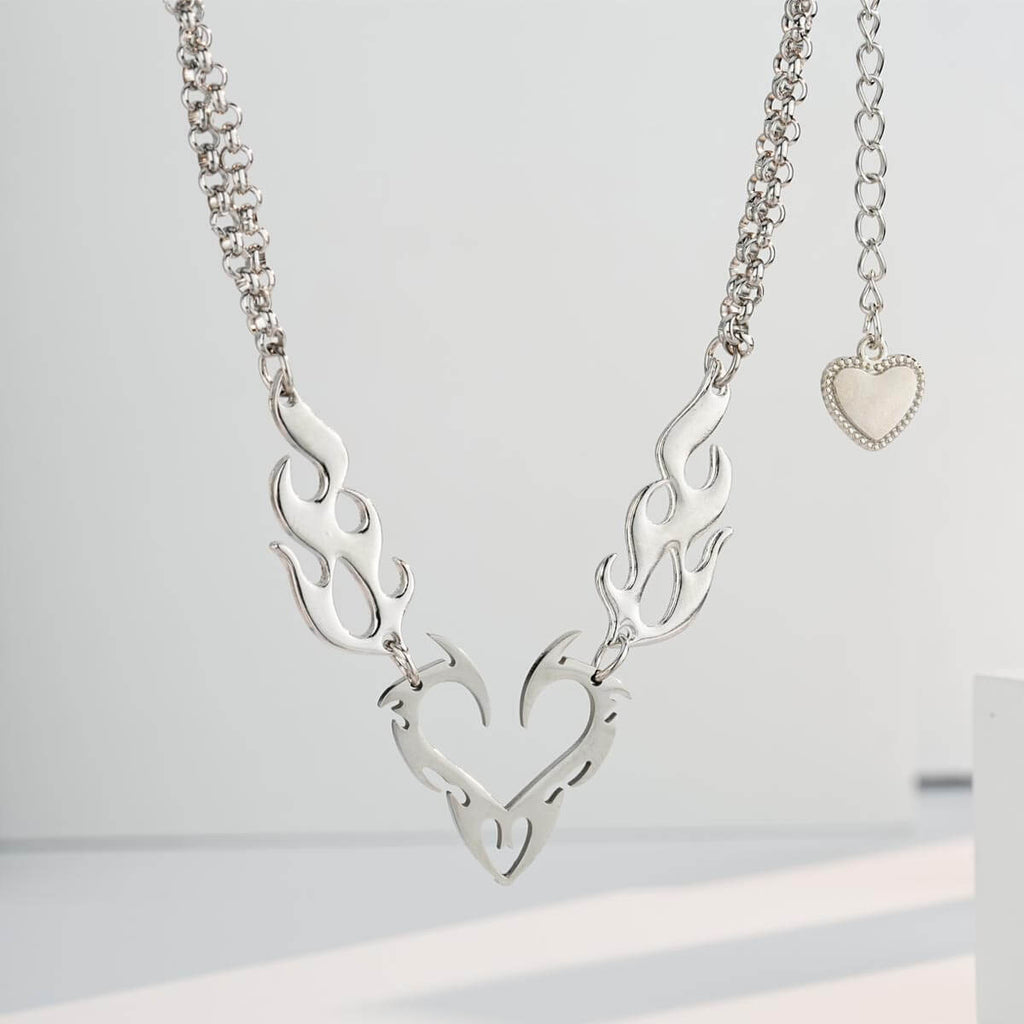 Openwork Flamed Heart Chunky Necklace