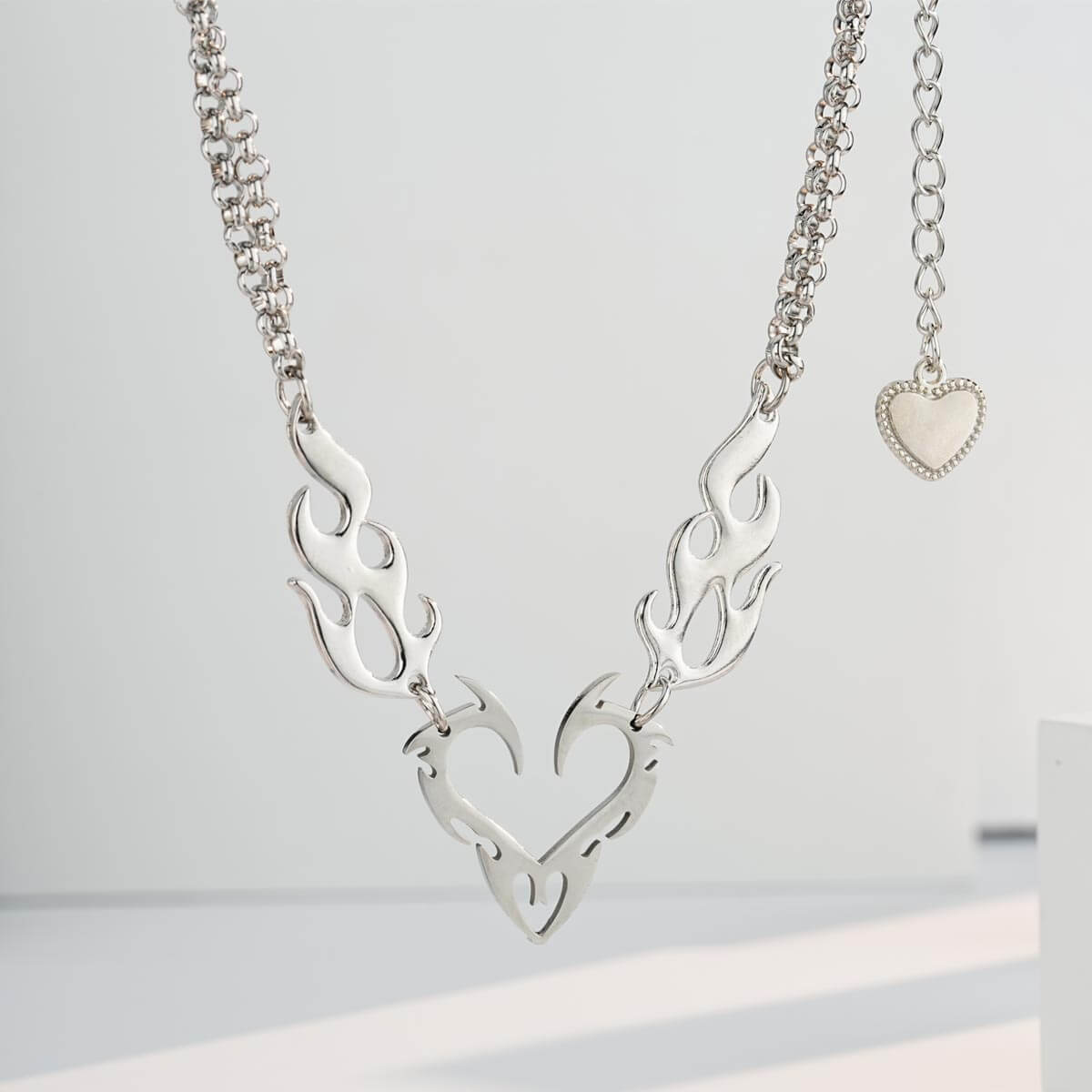 Openwork Flamed Heart Chunky Necklace