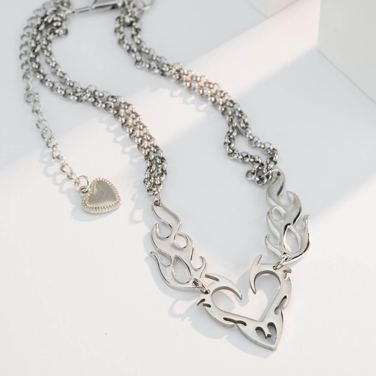 Openwork Flamed Heart Chunky Necklace