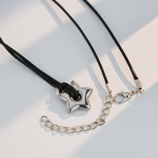 Plumpy Star Leather String Necklace