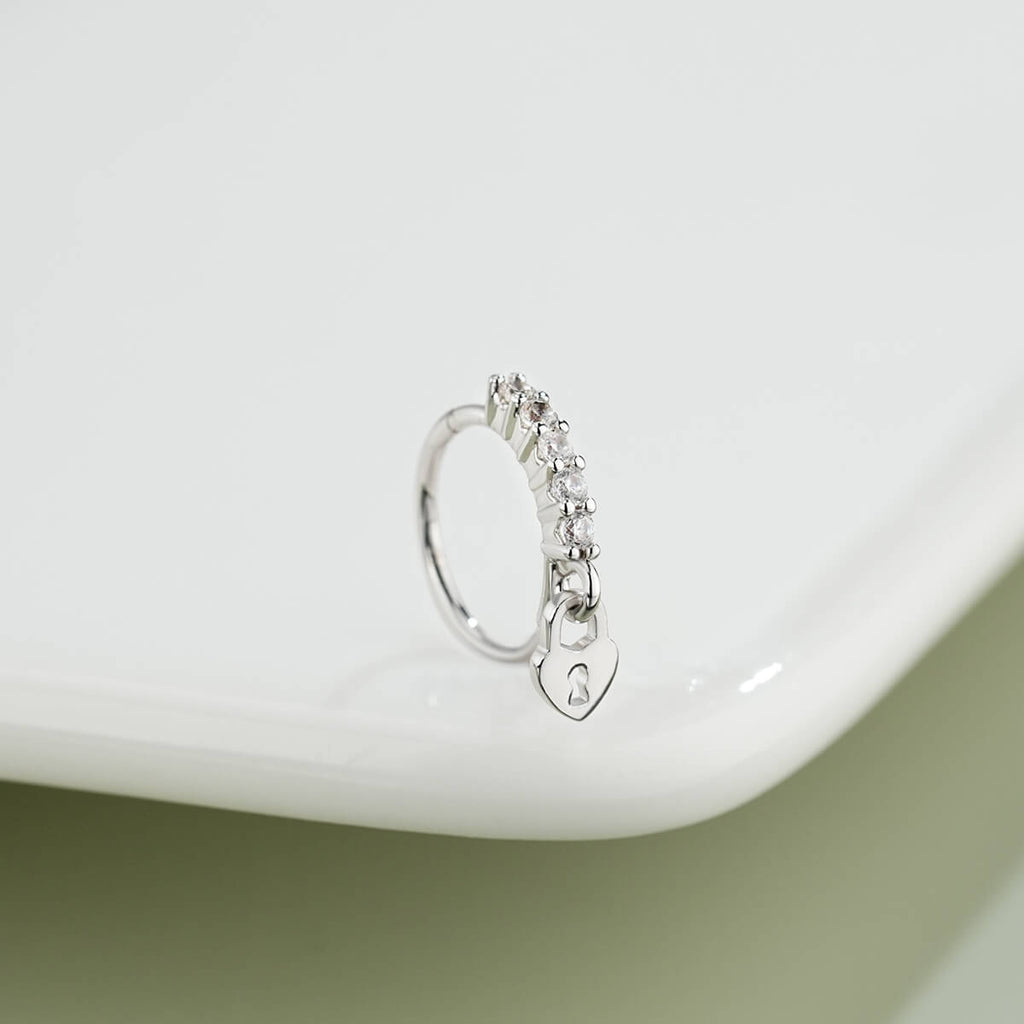 Lock Dangle Seamless Nose Hoop