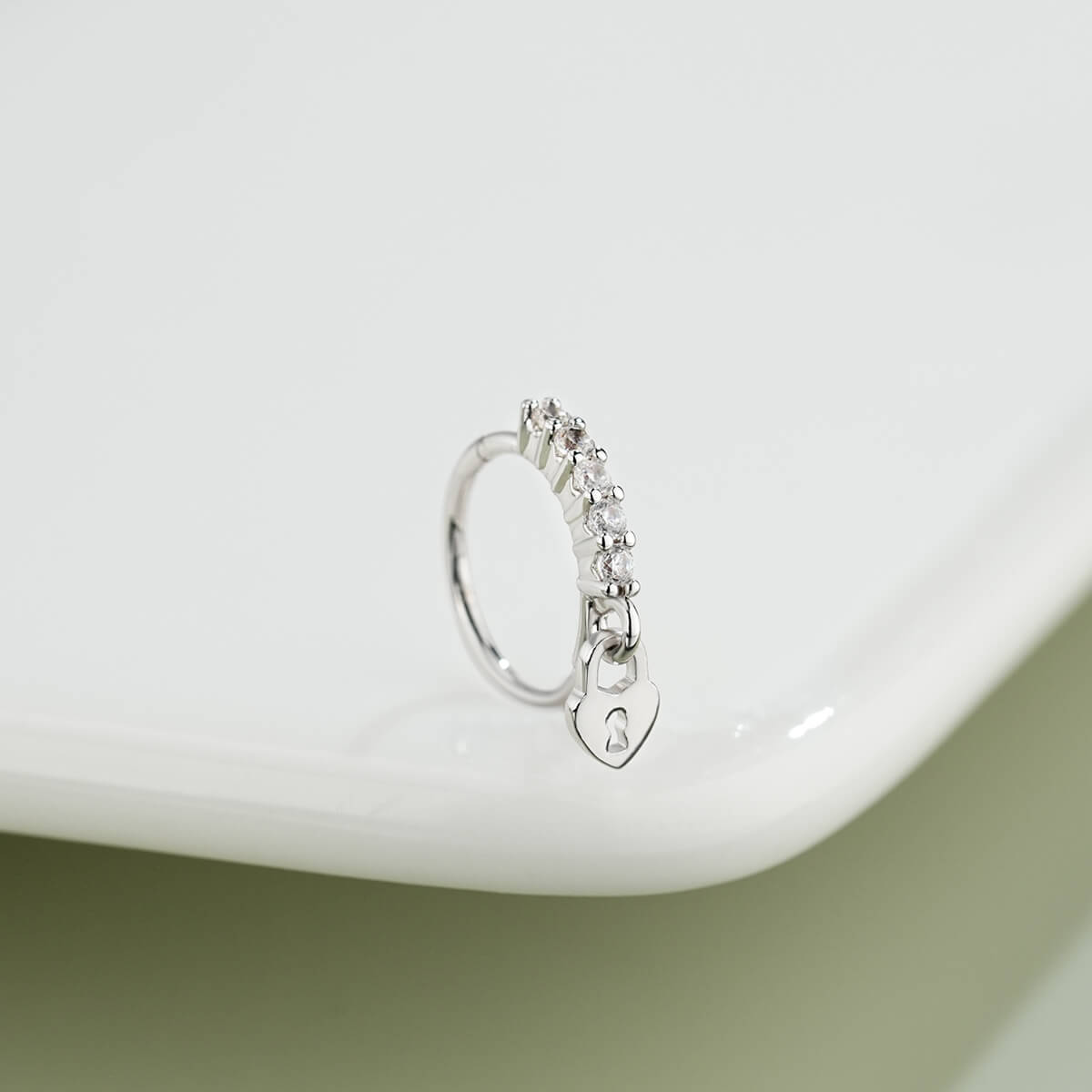 Lock Dangle Seamless Nose Hoop