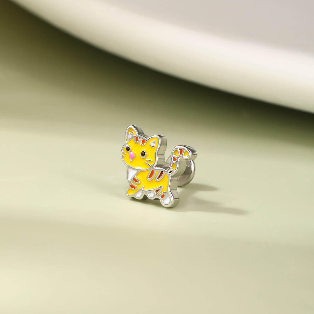 Oufer X Roly Cat Internally Threaded Cartilage Stud