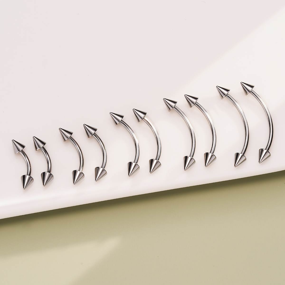 18G 2PCS Spike Internally Threaded Titanium Eyebrow Rings
