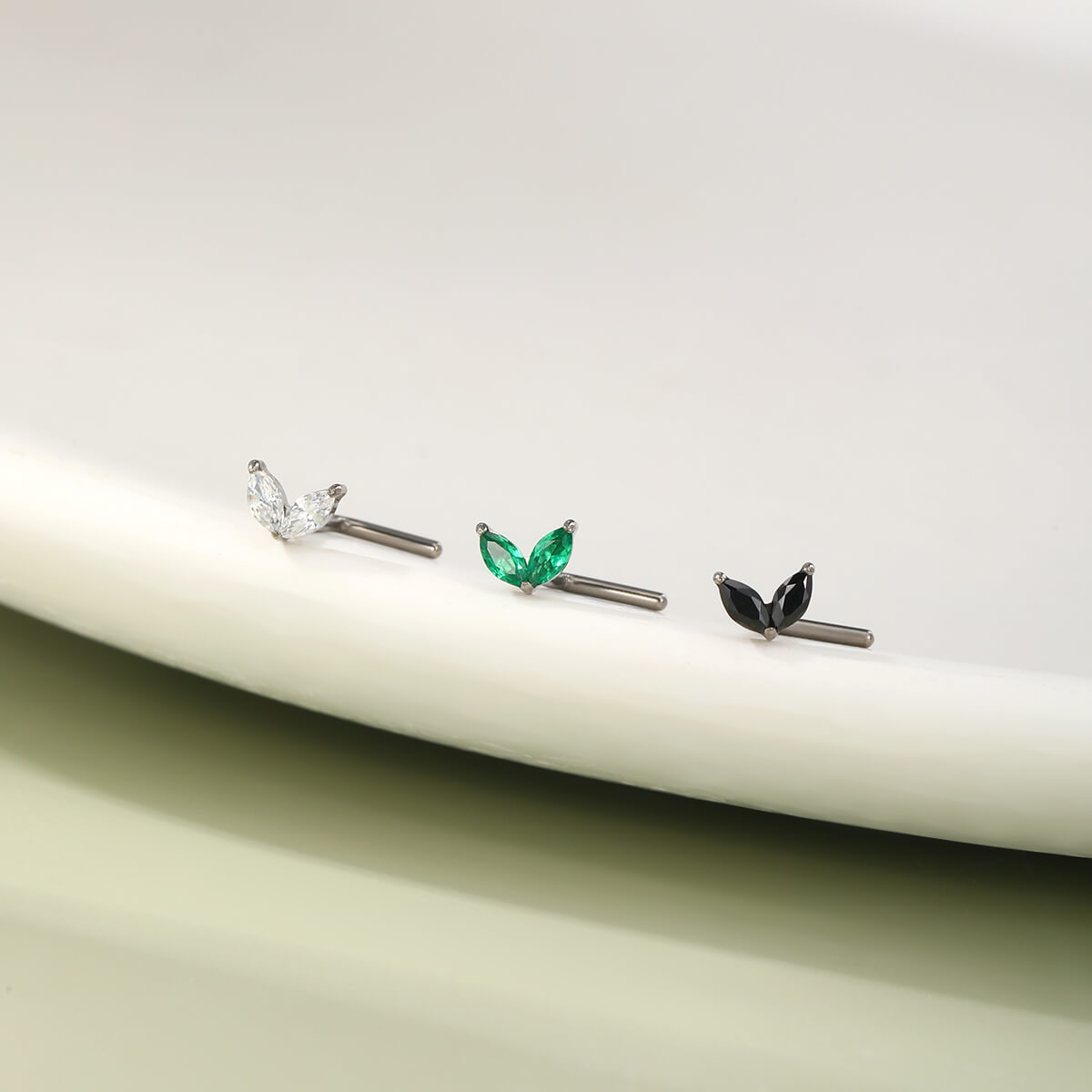 CZ Leave L-Shaped Titanium Nose Stud