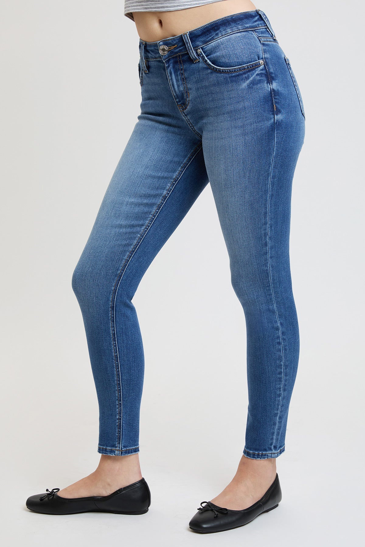 Women's Super Soft Mid Rise Skinny Jeans