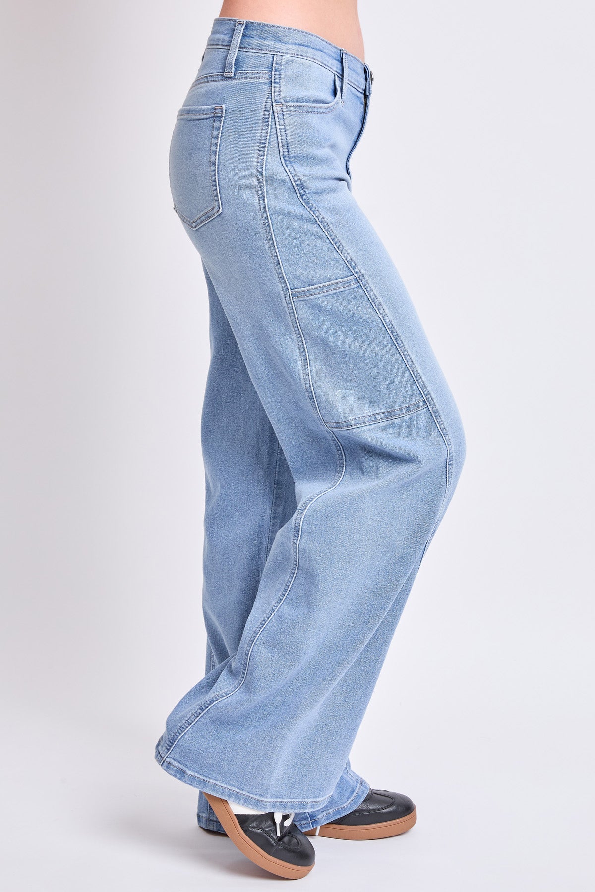 Women's High Rise Wide Leg Cargo Jeans