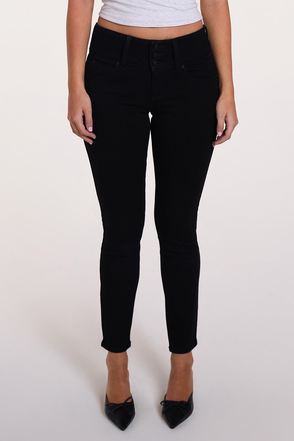 Women's Luxe Mid Rise 3-Button WannaBettaButt Skinny Jeans