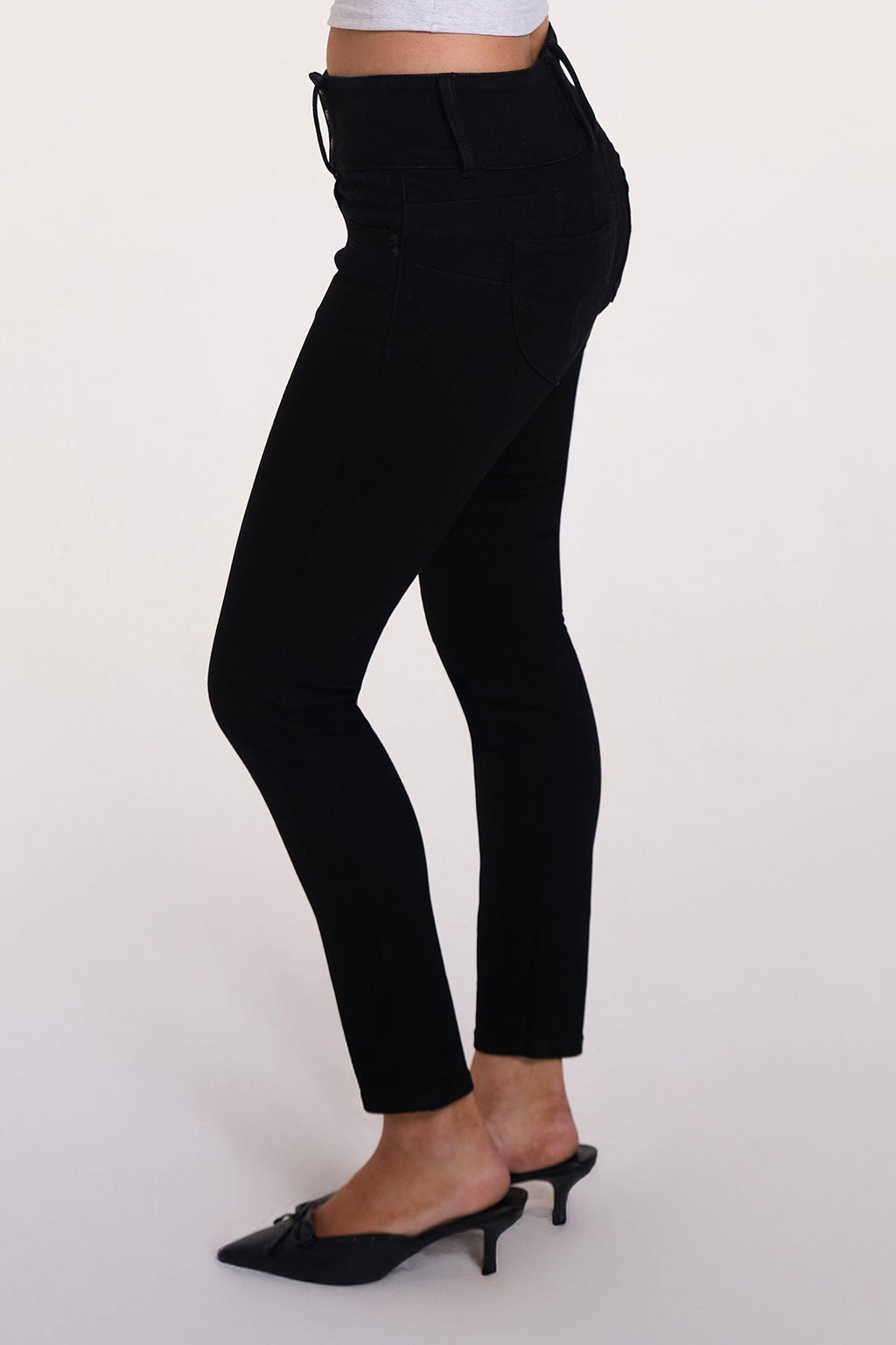Women's Luxe Mid Rise 3-Button WannaBettaButt Skinny Jeans