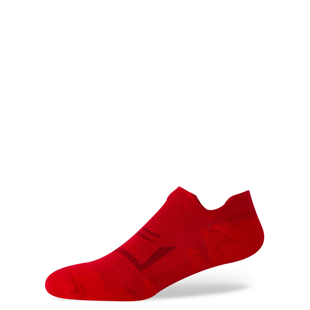 Active ankle socks with cushioned sole and protective heel tab