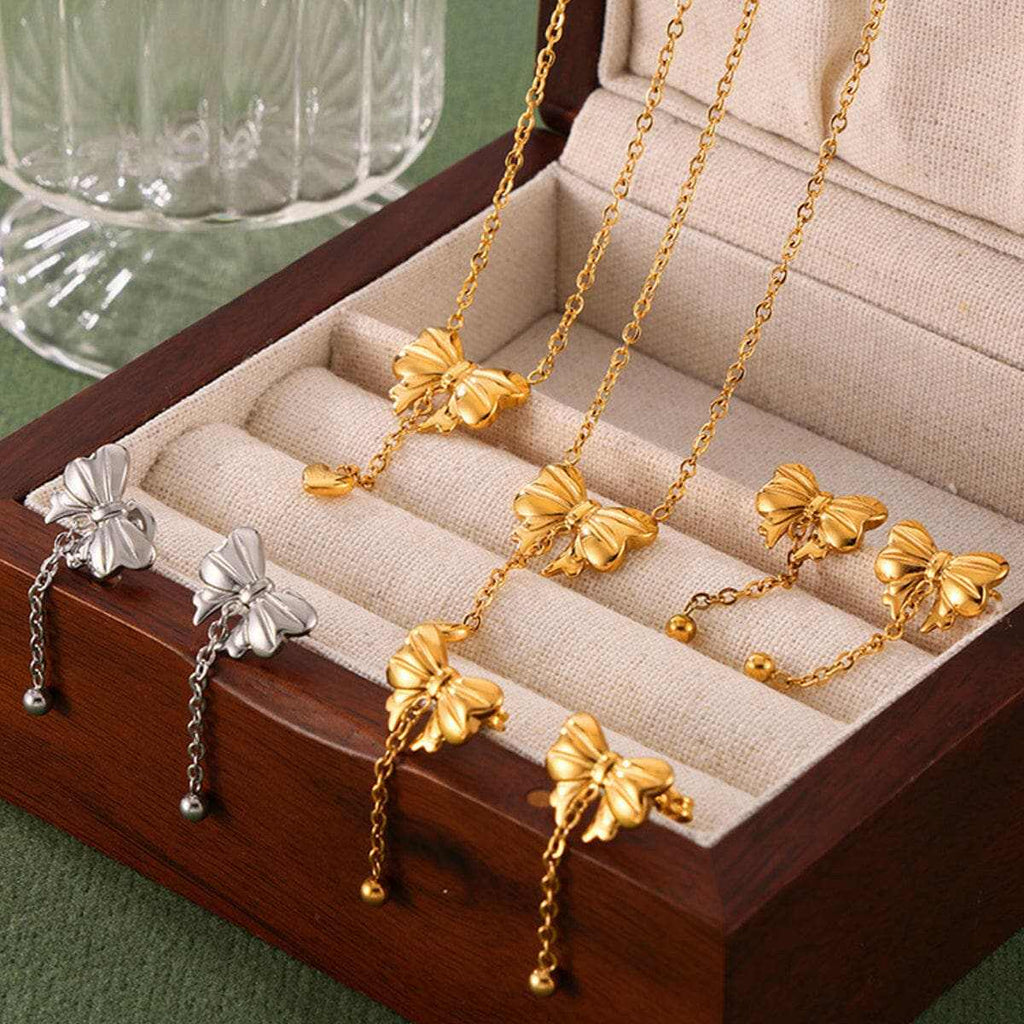 T-Shirts Trendsi Titanium steel gold bow necklace