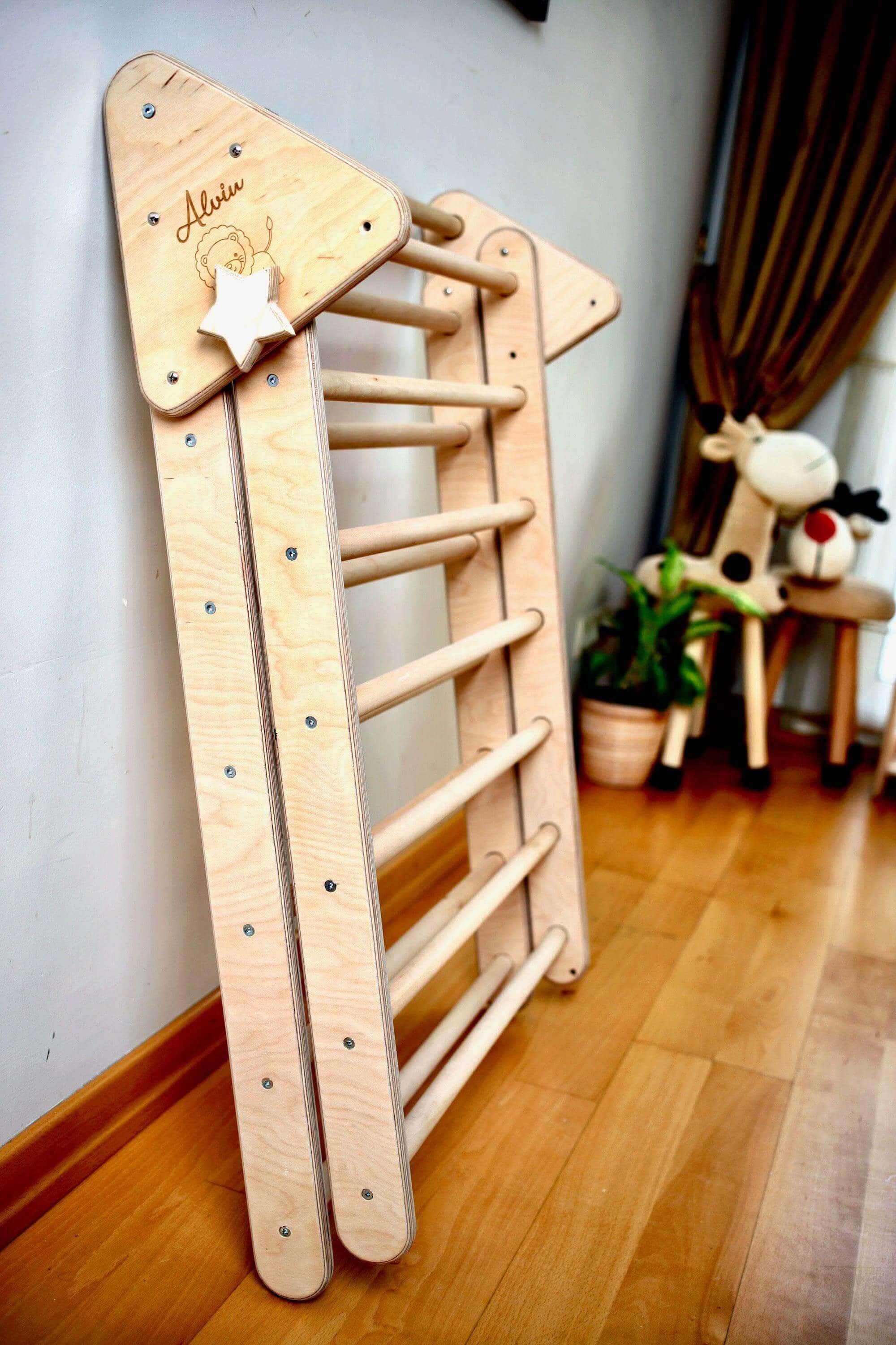 Foldable Climbing Triangle with Ramp