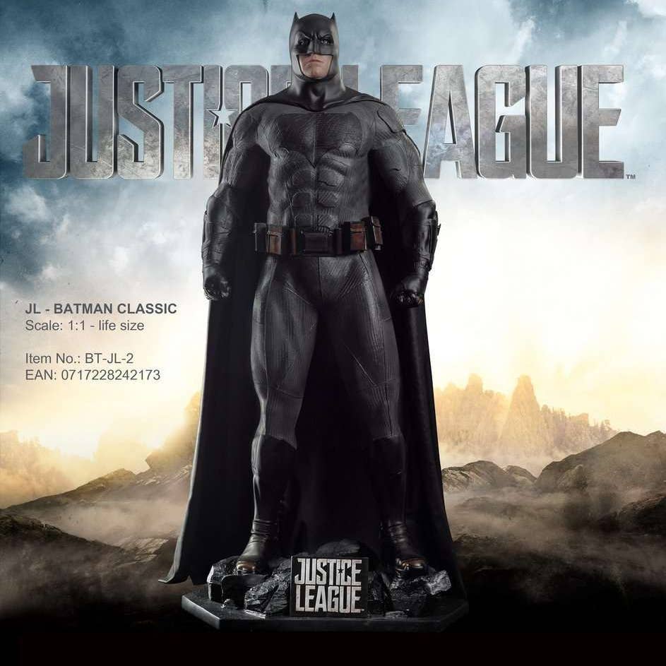Batman Justice League - Life Size Statue (Classic Suit)