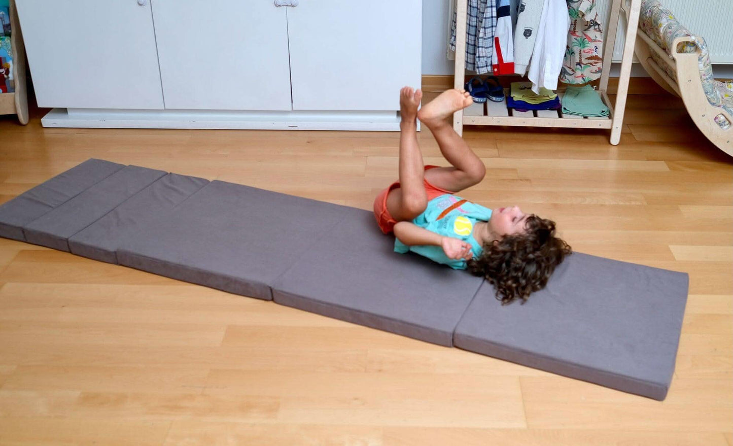 Transformable Kids Play Mat and Couch for Playtime and Relaxation